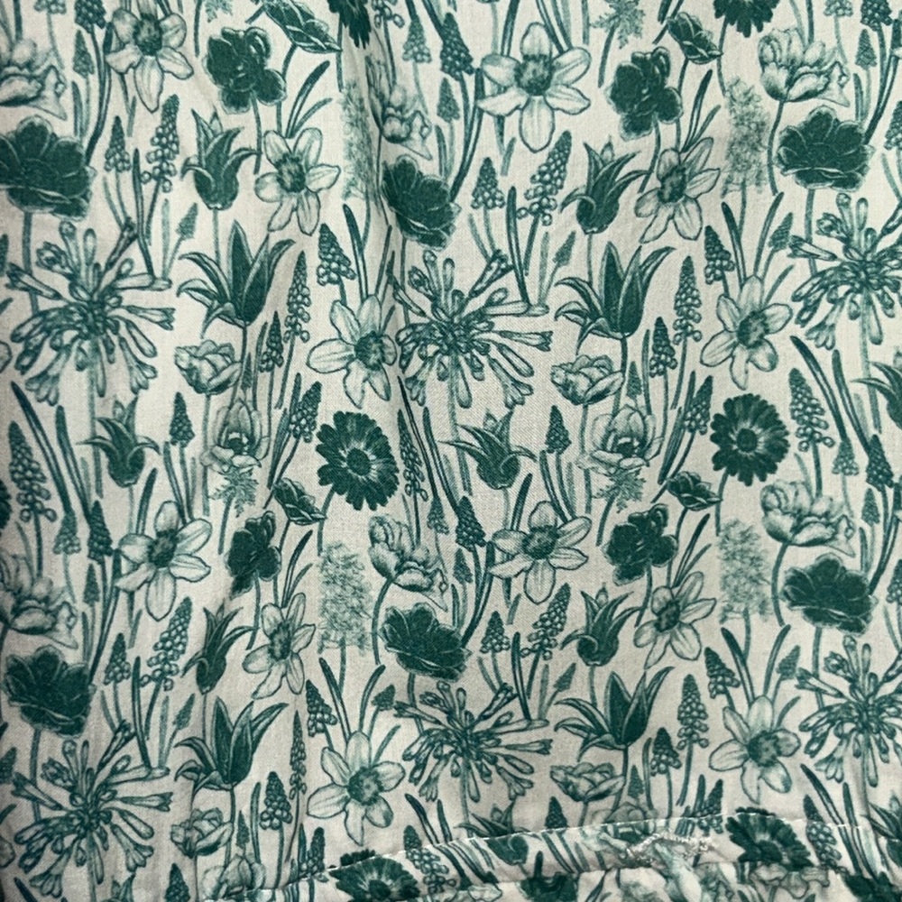 HYACINTH HOUSE

Green and White Ditsy Floral Matilda Mini - Picture 4 of 12